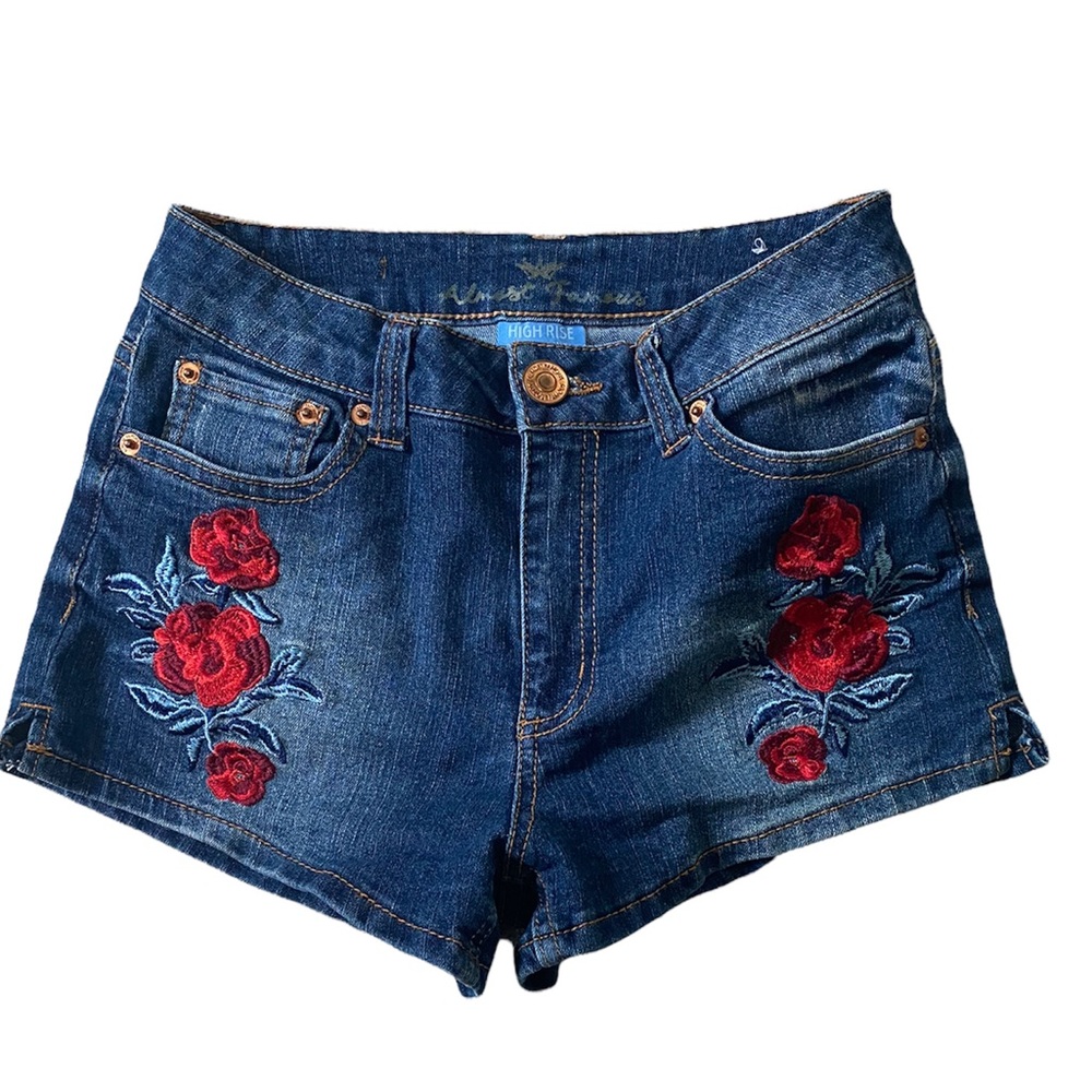 Almost Famous High Rise Embroidered Rose Jean Shorts Size 3